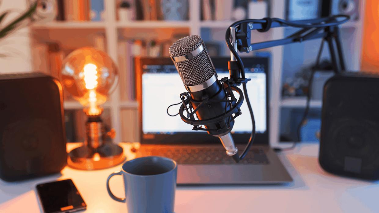 Carmagnola, la legalit&agrave; va in onda: 250 studenti protagonisti di un grande podcast civile