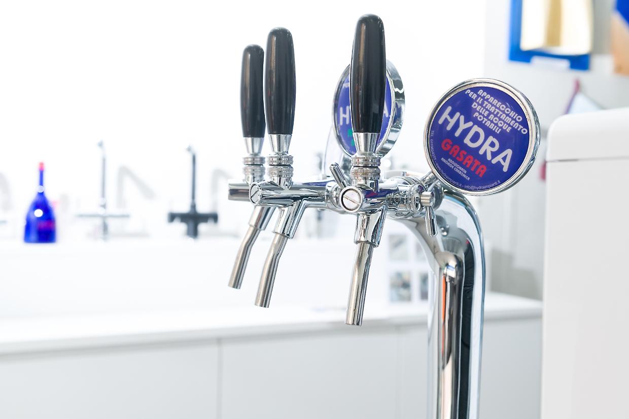 Hydra, l&rsquo;acqua buona di casa che riduce la plastica