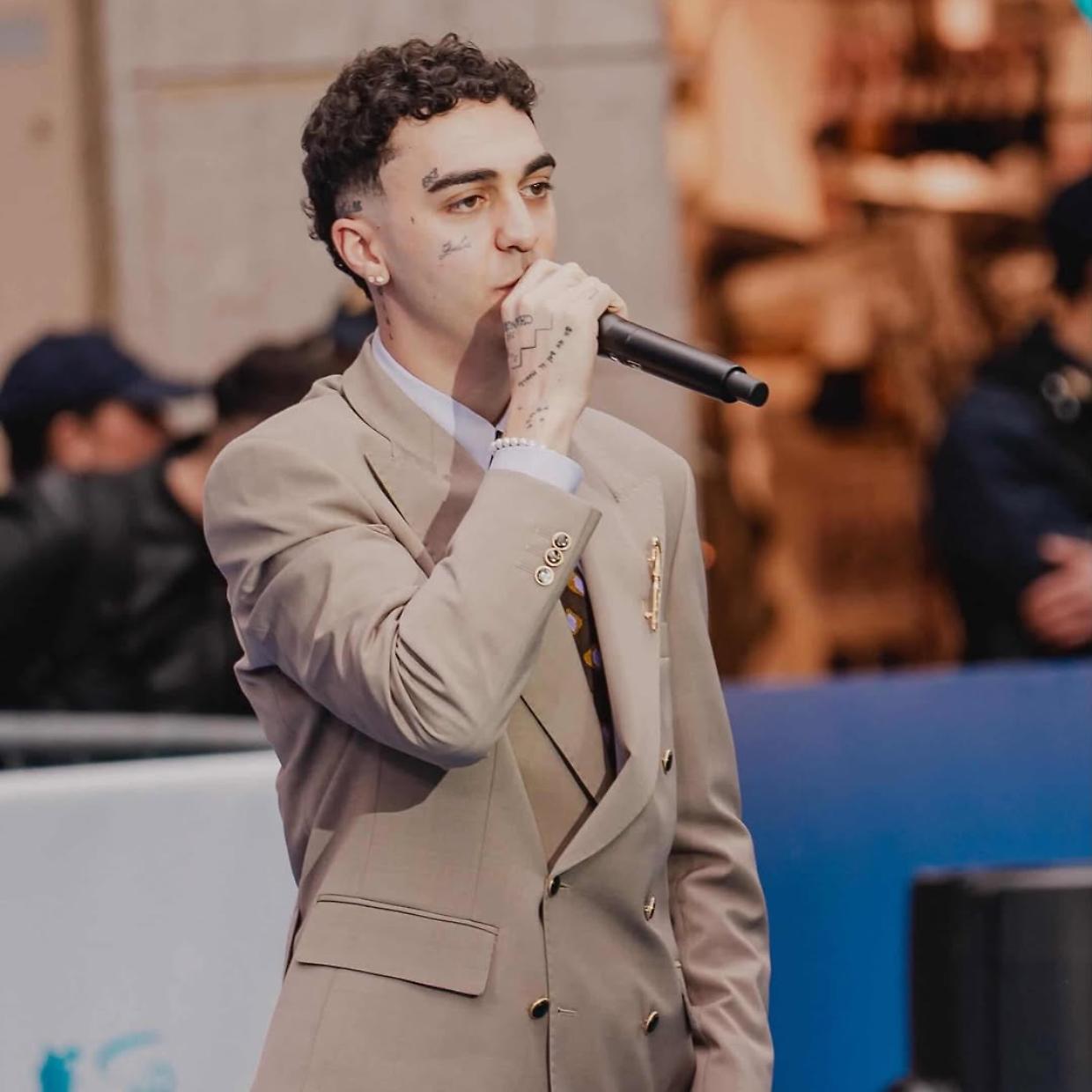 Scartato a Sanremo Giovani, ora firma la sigla del Festival: ecco chi &egrave; Welo