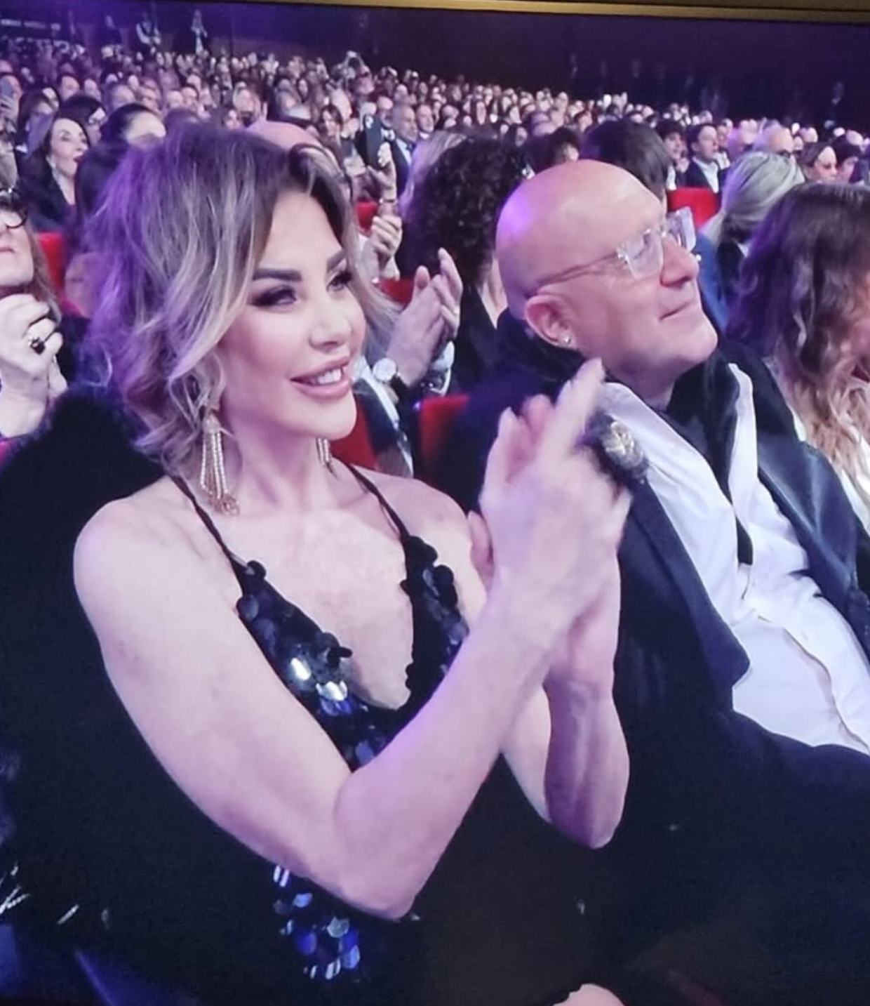 Alba Parietti si riprende l&rsquo;Ariston: prima fila e nuovo ruolo al Festival