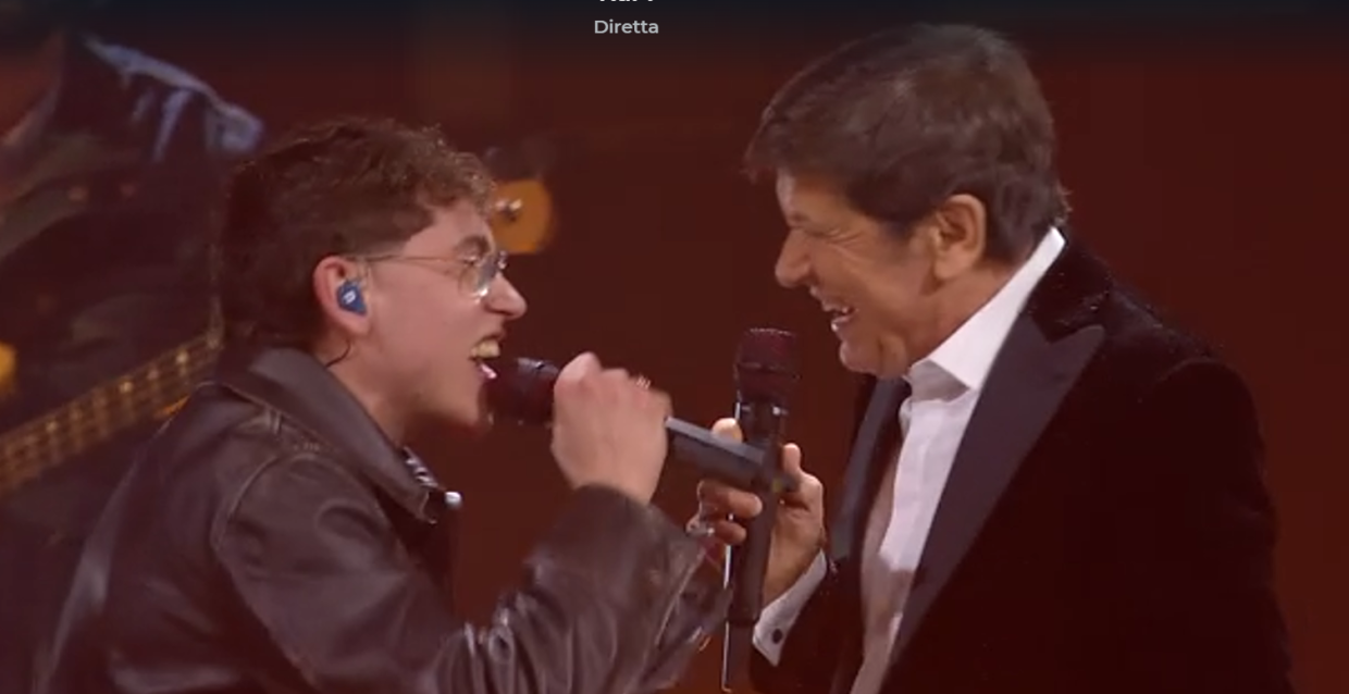 Il via alla serata karaoke: tutti cantano Sanremo