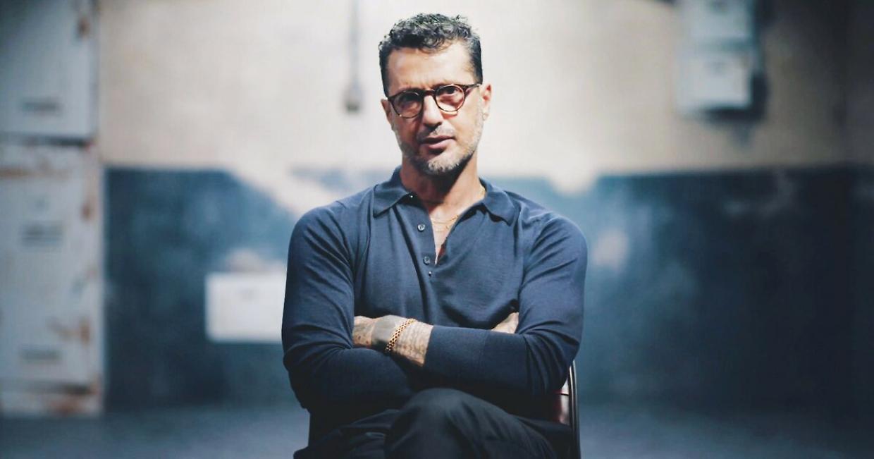 Fabrizio Corona sfida il divieto su Signorini: udienza del 19 marzo e ritorno su YouTube