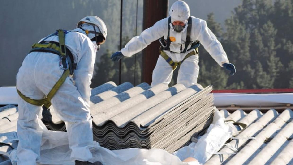 Via l&rsquo;eternit, arrivano gli incentivi: il Bonus amianto 2026 vale fino all&rsquo;80%