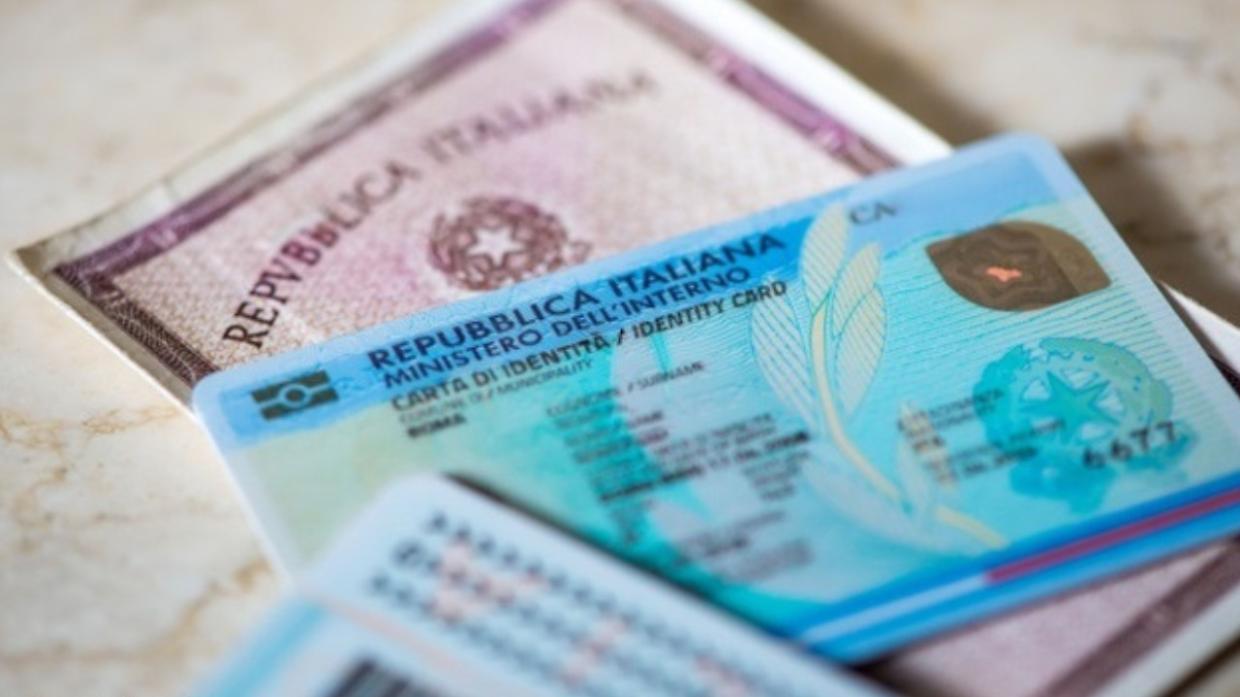 Addio alla carta d'identit&agrave; di carta: ecco il piano straordinario del Comune per 90mila torinesi