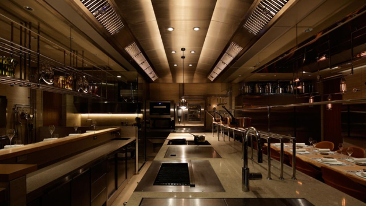 Niente orari e nessun numero di telefono: a Tokyo il ristorante esclusivo che esiste solo per chi viene invitato