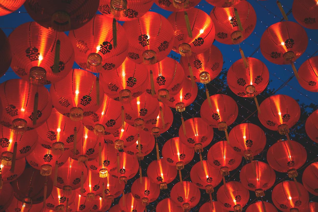 Tra leggenda e realt&agrave;: tutti i segreti delle  lanterne artigianali che colorano di rosso il Capodanno Cinese