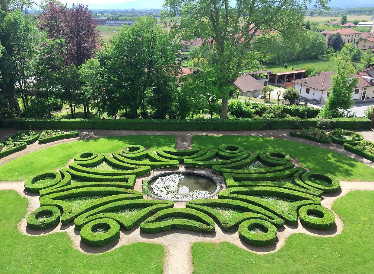 Vuoi rivivere la magia di Bridgerton? Il castello dei tuoi sogni &egrave; a (soli) 30 minuti da Torino