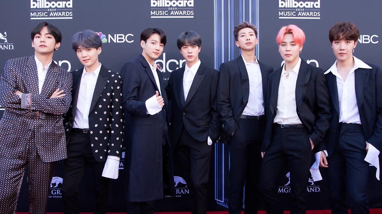 BTS tra l'annuncio della tracklist del nuovo album, un tour da record, la live streaming globale e un documentario