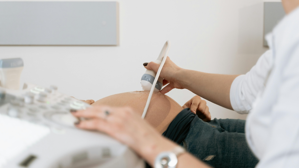 Guida alla nuova gravidanza: cosa cambia per i controlli e le ecografie dal 2026