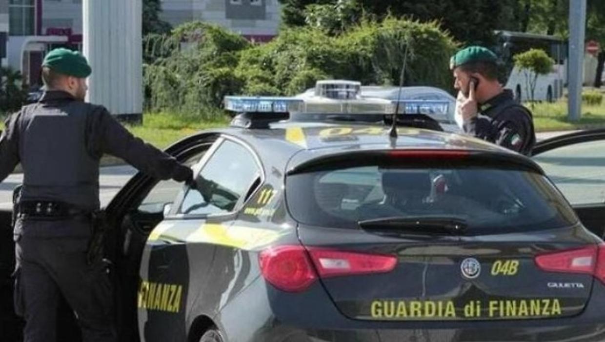 Biella, la Guardia di finanza smaschera finti fatturati: sequestri per quasi 2 milioni tra Pnrr e Ue
