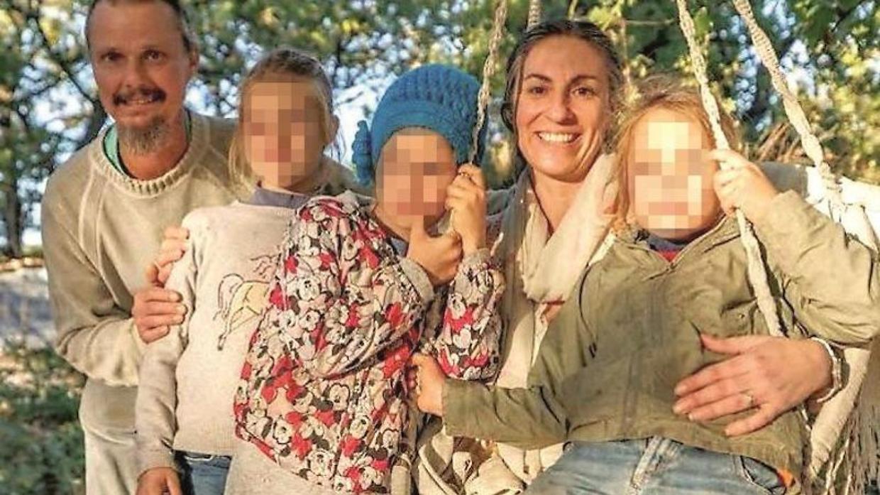Bimbi nel bosco, prima notte da soli: la mamma lascia la casa famiglia