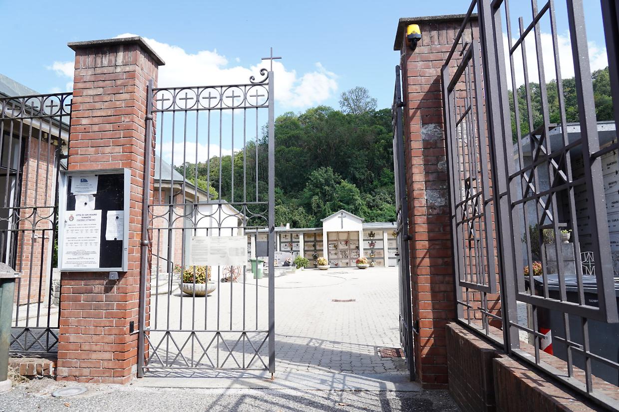 San Mauro, bagni del cimitero chiusi da 3 mesi: cresce la frustrazione dei residenti