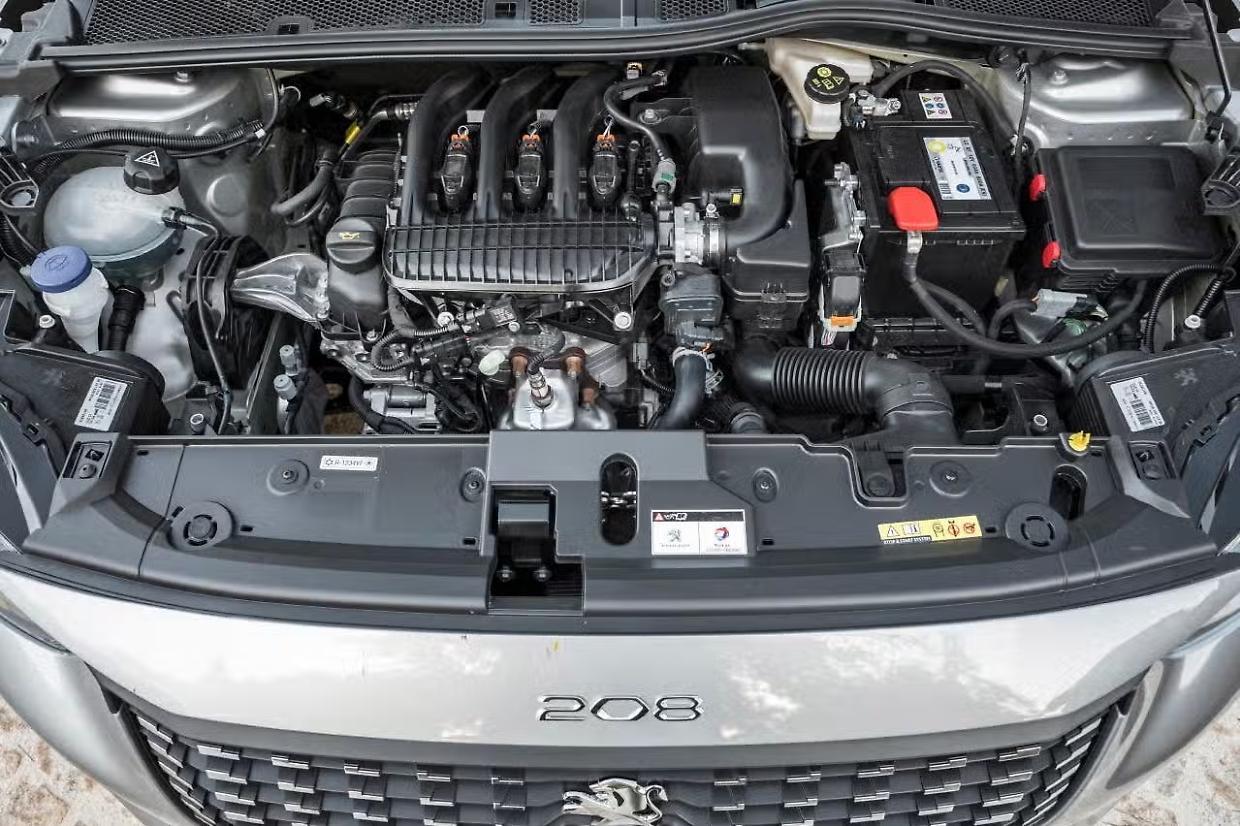 I motori francesi fanno flop, Stellantis si affida all&rsquo;Italia: i FireFly sostituiranno i PureTech