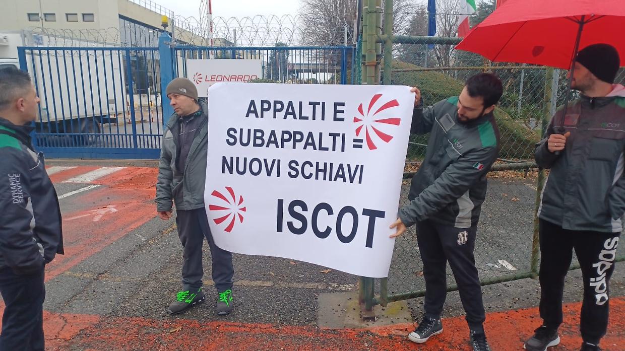 Ombrelli aperti, diritti scoperti: a Caselle e Lein&igrave; sciopero al 98% per il contratto giusto