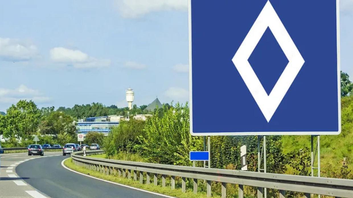 Nuovo cartello stradale in Europa: il "rombo bianco" che pu&ograve; costarti fino a 200 euro