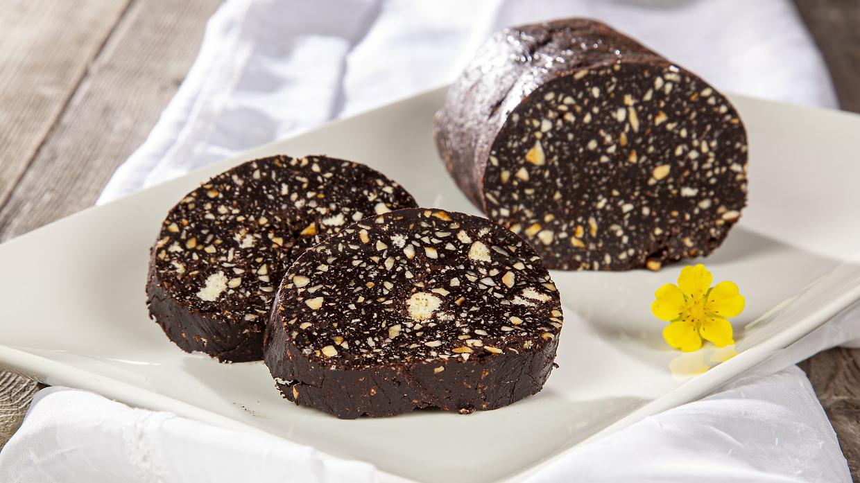 Il dolce piemontese che &ldquo;sfidava&rdquo; la Quaresima: la storia curiosa del Salame del Papa