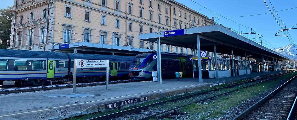 Maltempo in Francia, albero sui binari ferma la Cuneo-Ventimiglia