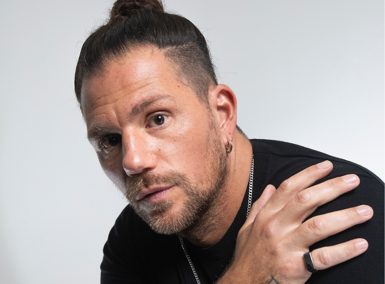 Enrico Nigiotti oggi a Torino per il firmacopie con i fan