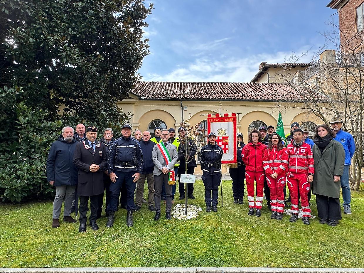 Chieri si ferma per ricordare: la citt&agrave; onora le vittime del Covid