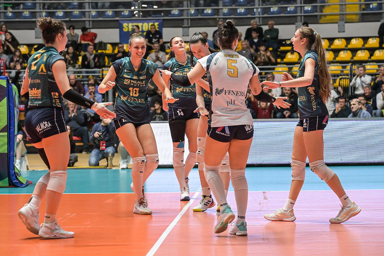 La Reale Mutua Fenera Chieri '76 vince un altro tiebreak ed &egrave; in finale di Cev Cup