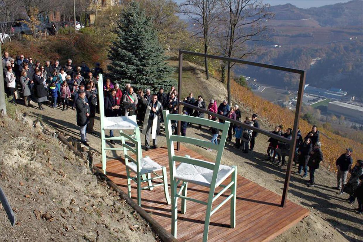 In Piemonte c'&egrave; un villaggio dove puoi sentirti veramente piccolo