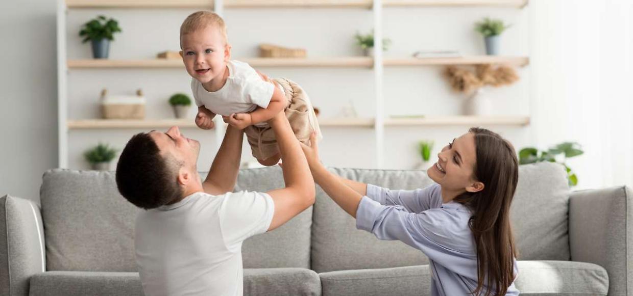 Congedo parentale, la partita si riapre: nuove regole in vista tra flessibilit&agrave; e parit&agrave;