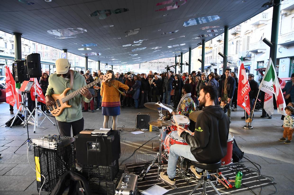 Torinesi strattonati tra il &ldquo;S&igrave;&rdquo; e il &ldquo;No&rdquo;, e i Verdi scendono nella piazza di Aska