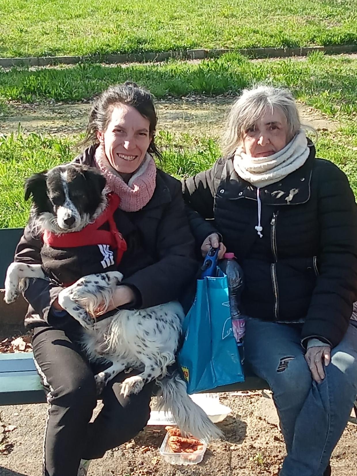 Sfrattate di casa con il loro cane. &laquo;Da un mese dormiamo in strada&raquo;
