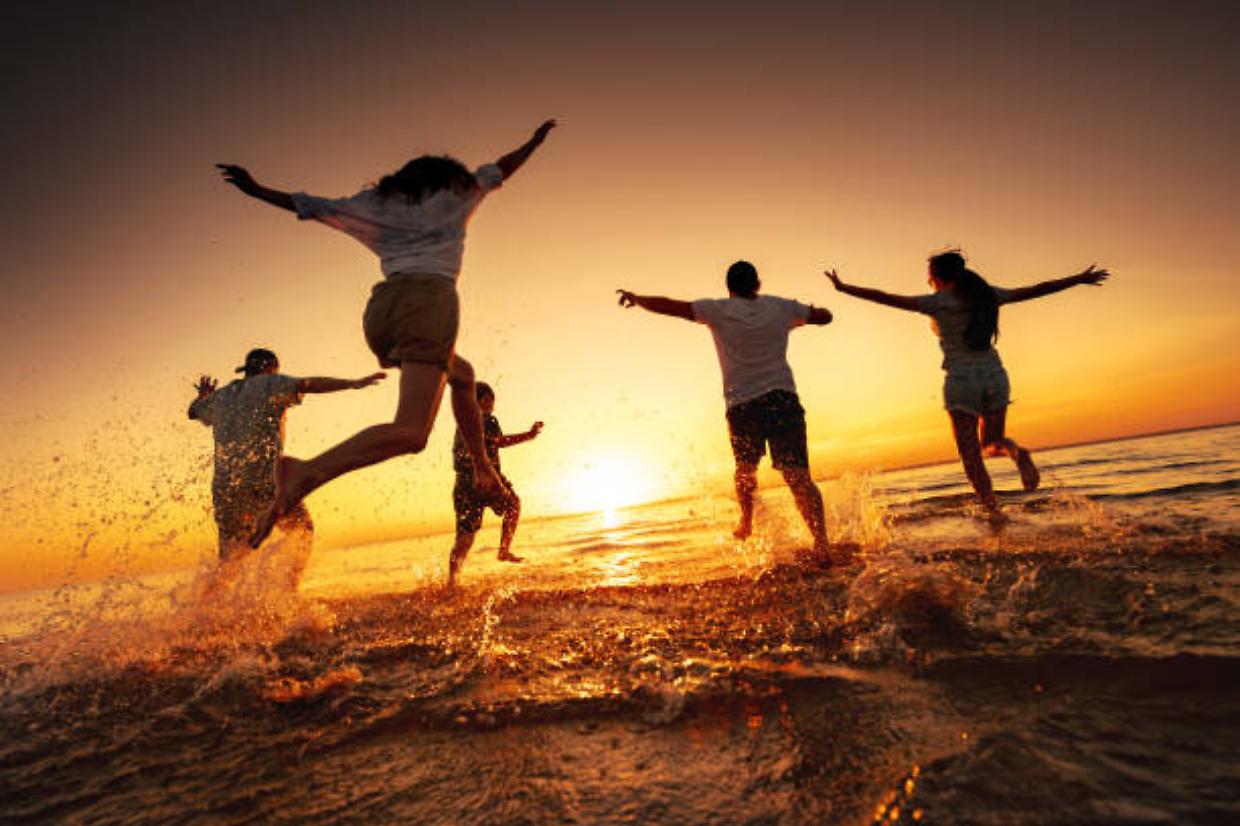 Paesi pi&ugrave; felici del mondo: la classifica 2026 secondo l'Universit&agrave; di Oxford.