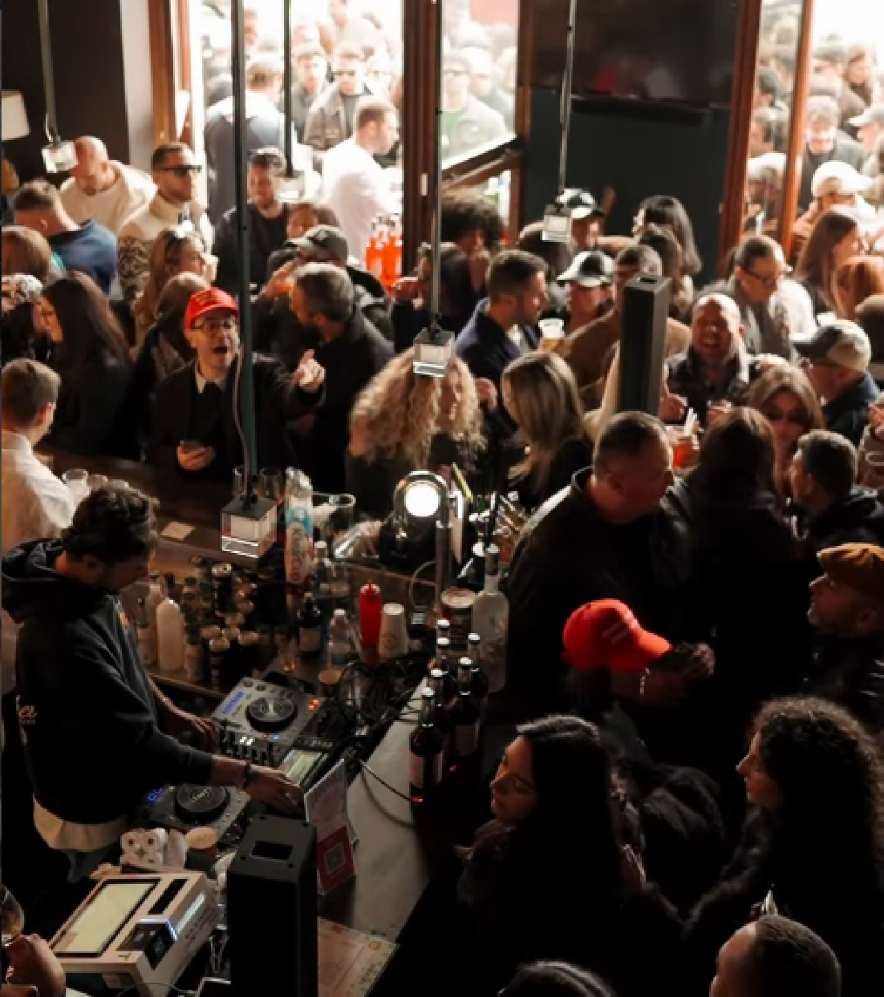 Ora la colazione si fa in disco, al One Torino