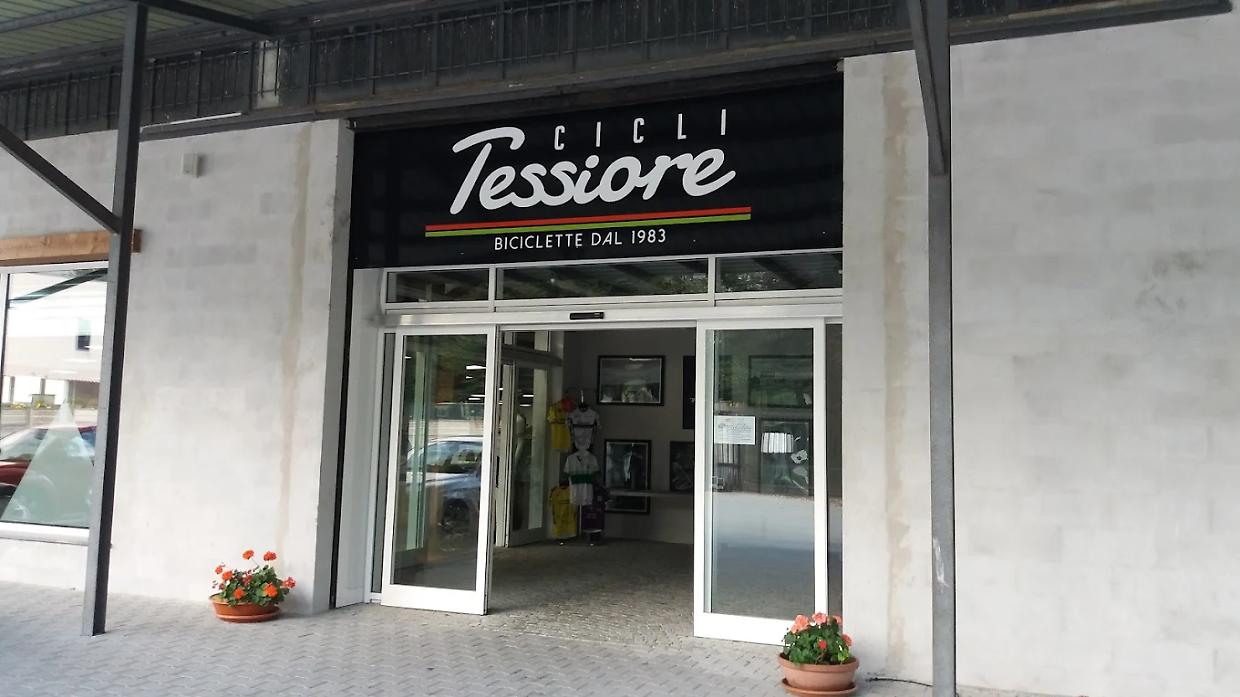 Assalto con un camion rubato