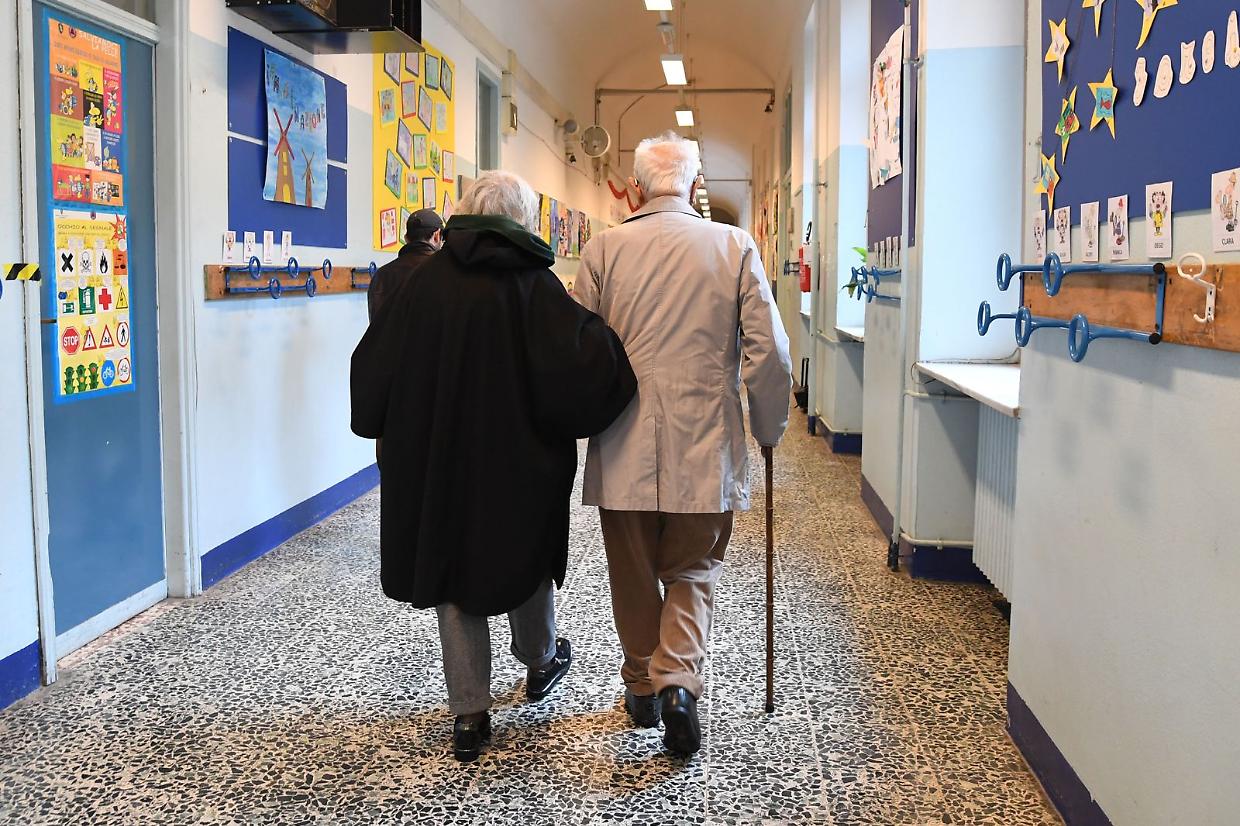 Come orientarsi per informarsi bene? Giornali e Tv, ma anche ChatGpt aiuta