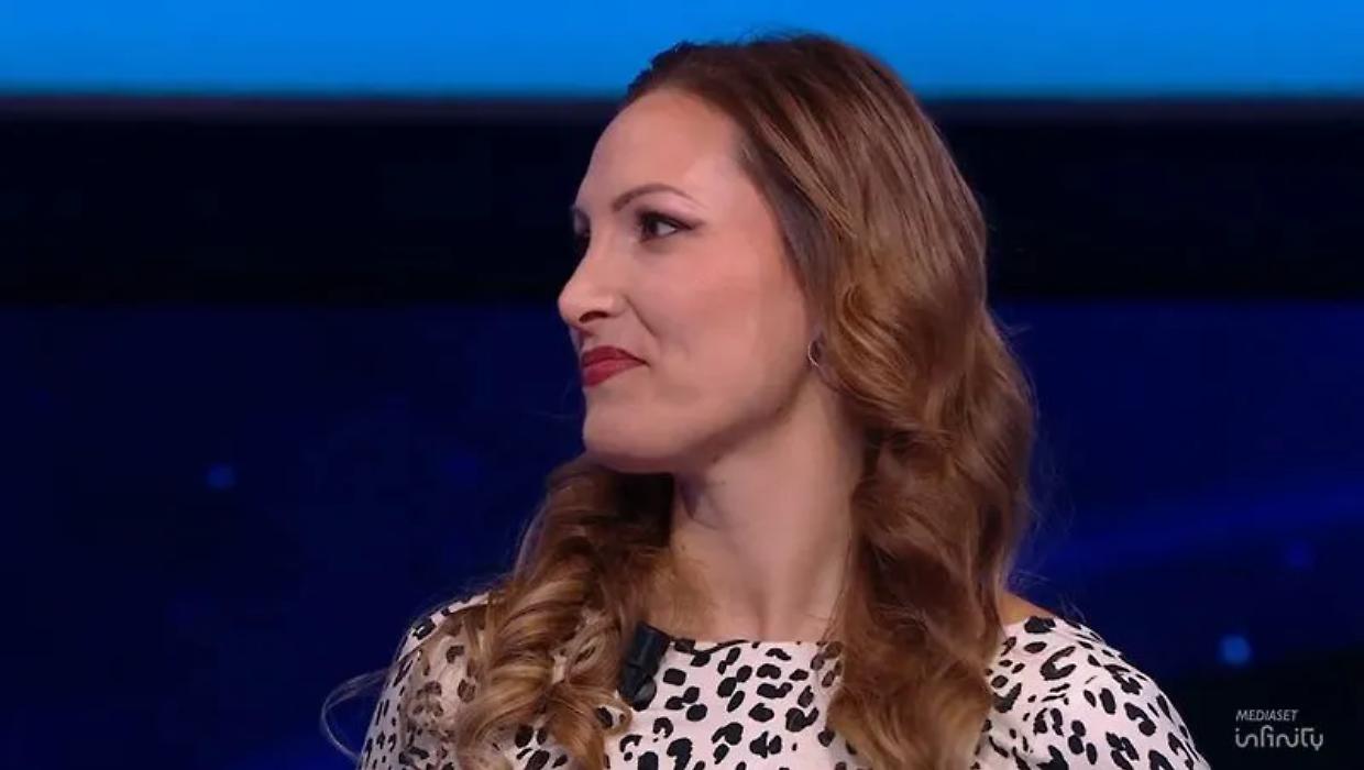 Dalla vittoria al passaggio di testimone: la prof di Orbassano perde il titolo alla Ruota della Fortuna