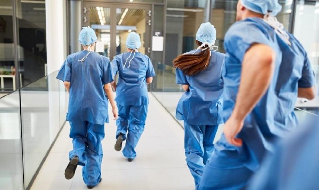 Infermieri italiani cercasi in Canada: stipendi fino a 5mila euro e trasferimento pagato