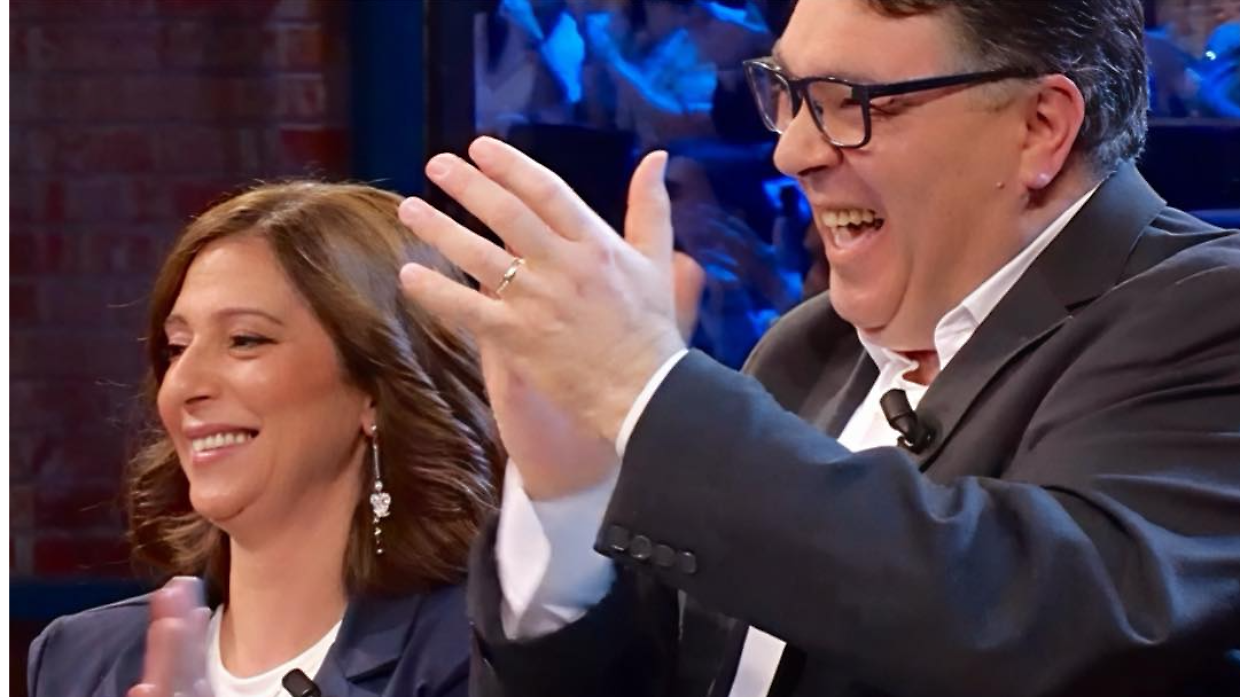 Affari Tuoi, Bernardo dalla Valle d'Aosta azzarda e accetta il cambio pacco, &egrave; stata la scelta giusta?