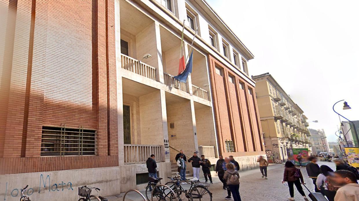 Torino perde un pezzo di storia: in vendita il palazzo dove &egrave; nata la radio Rai