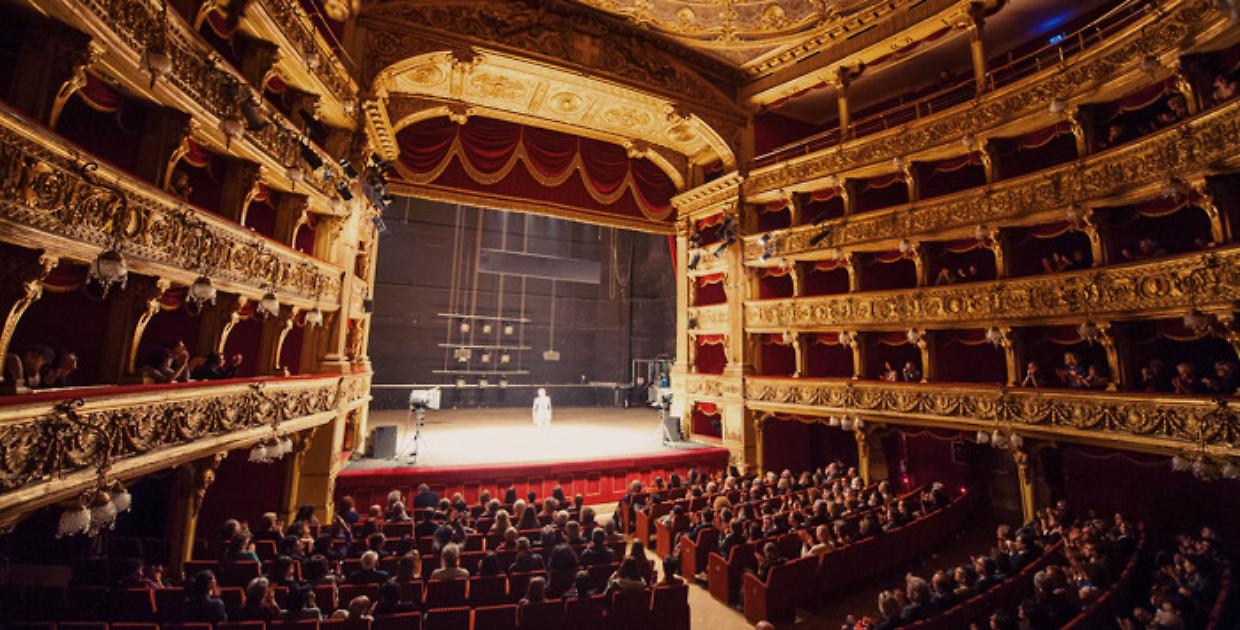 Giornata Mondiale del Teatro, il messaggio di Willem Dafoe: "Una sfida contro le divisioni"