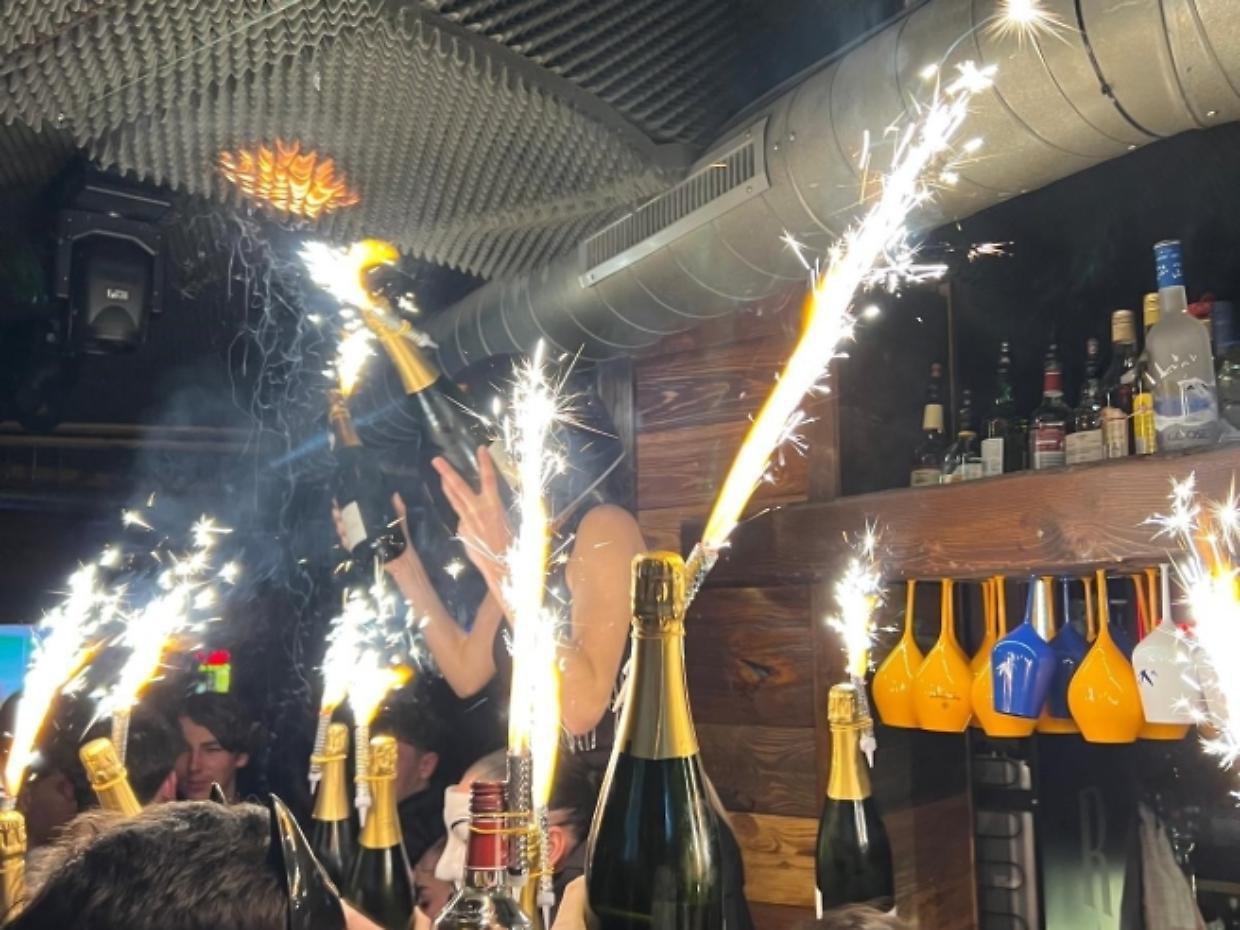 Strage di Crans-Montana: la fotografa sopravvissuta racconta l&rsquo;inferno del Constellation