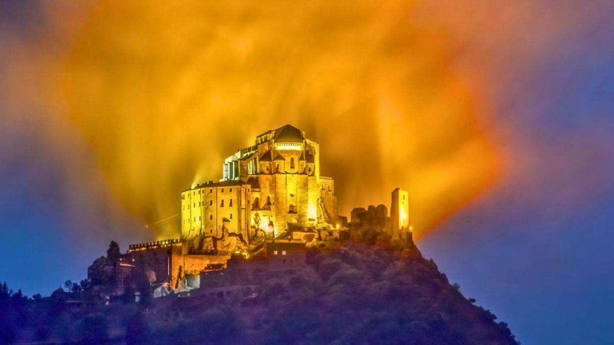 Meteo, raffiche di vento a 170 chilometri orari alla Sacra di San Michele