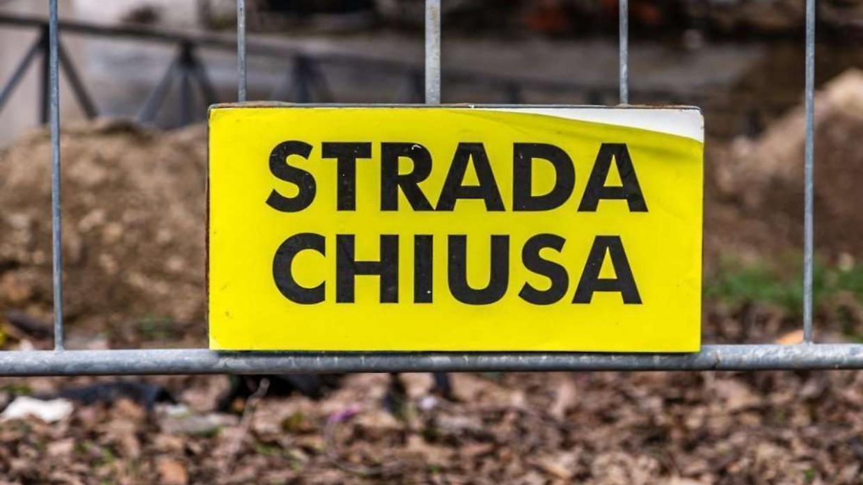 Sp46 chiusa a Frassinetto: lavori di demolizione bloccano il traffico mattutino