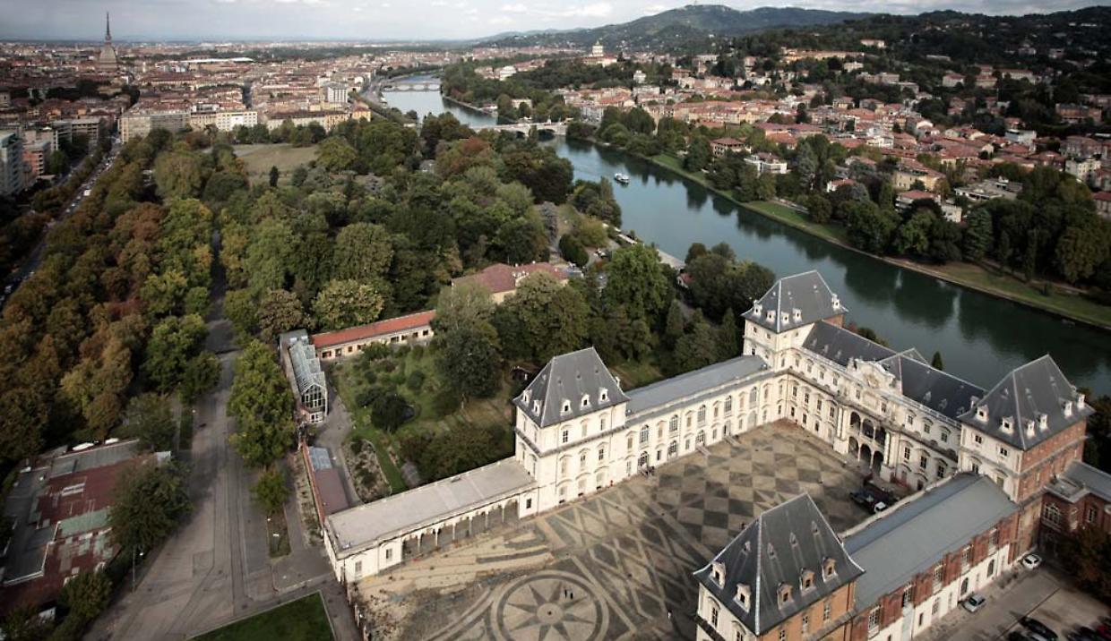 Se ami Bridgerton, questi 3 luoghi a Torino ti faranno impazzire (uno ospita un evento unico)