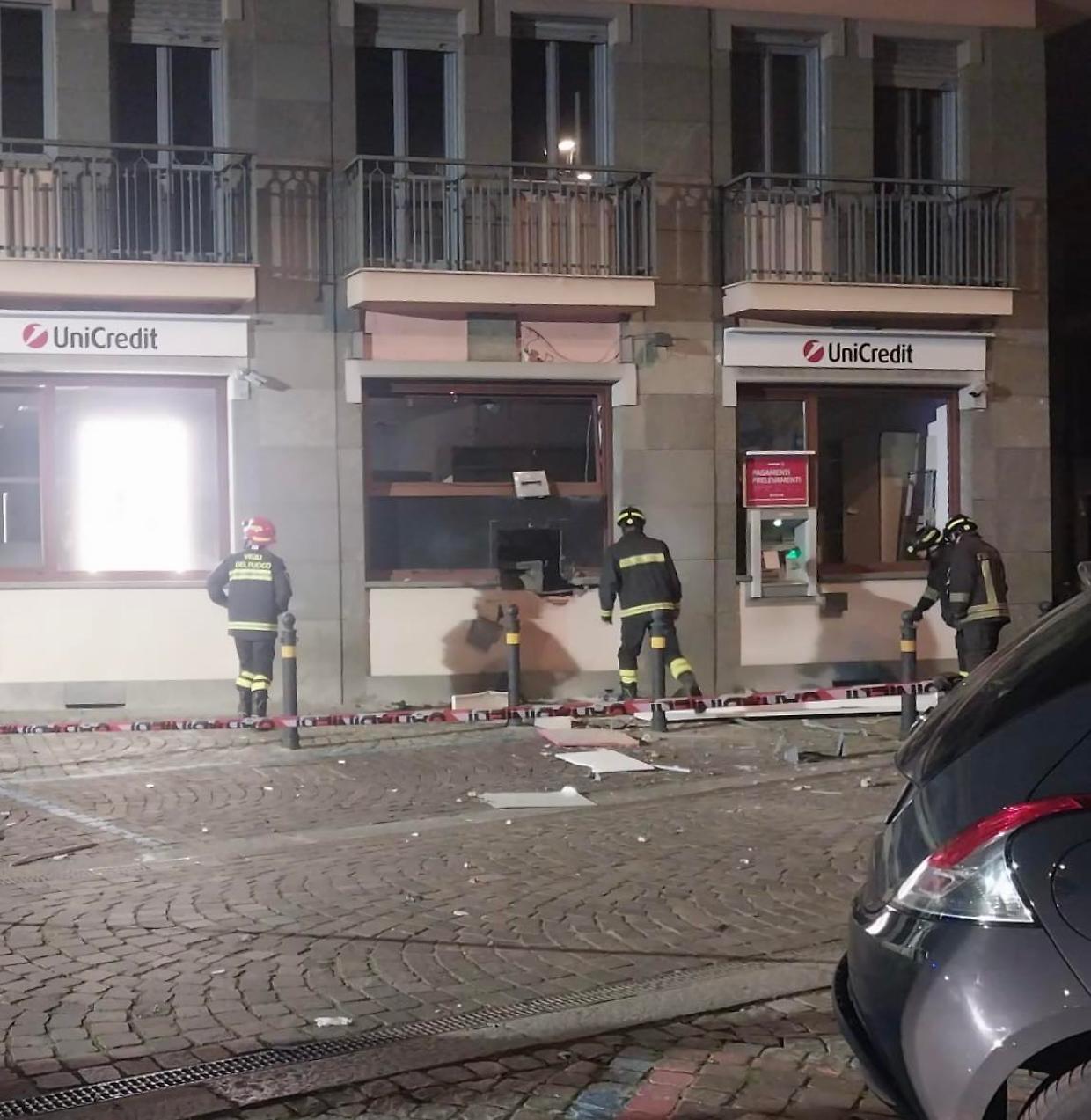 Bancomat fatto esplodere nella notte: torna la banda della marmotta a Volpiano