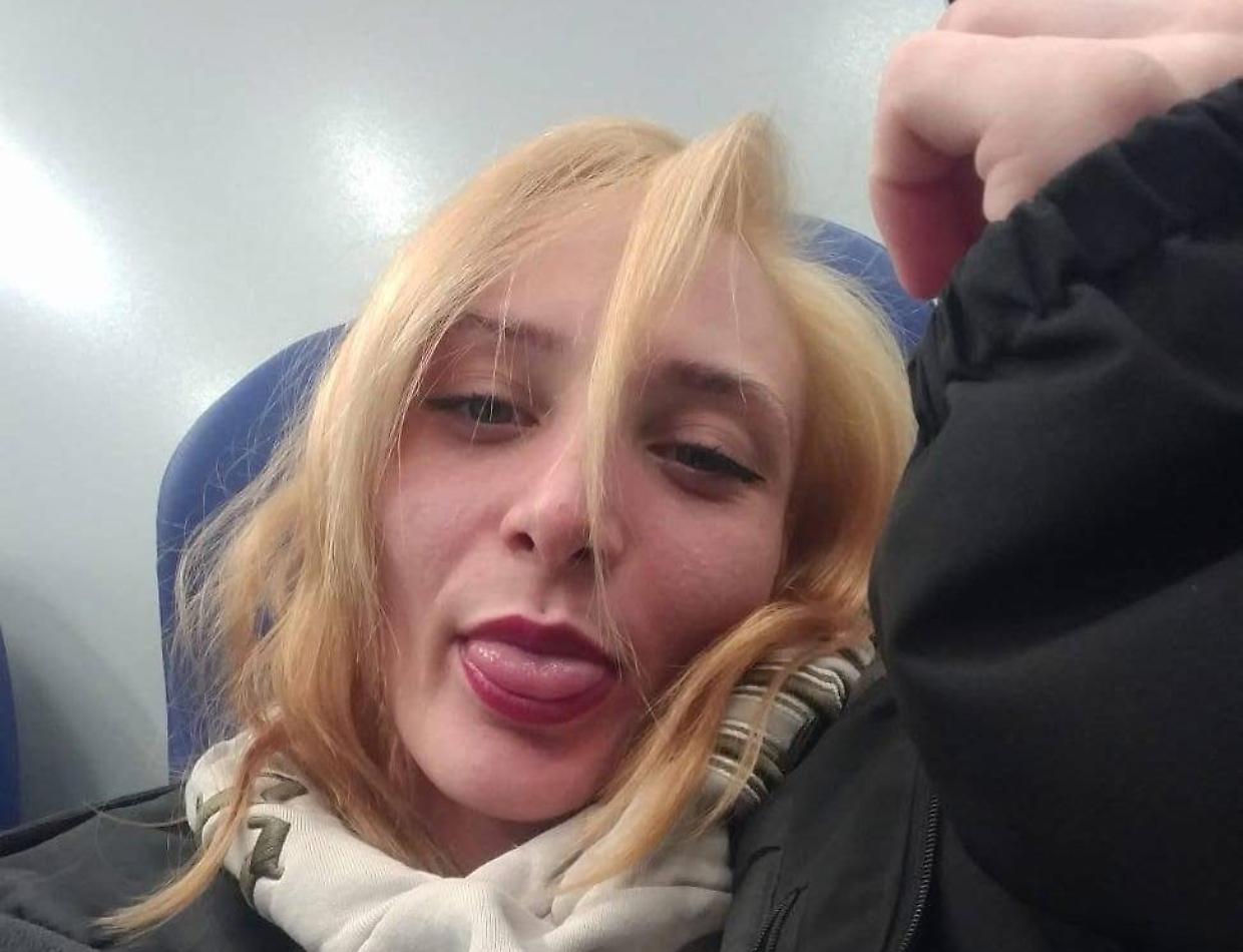 &laquo;Avete visto mia figlia qui davanti?&raquo; Sally nel triangolo scuro della droga