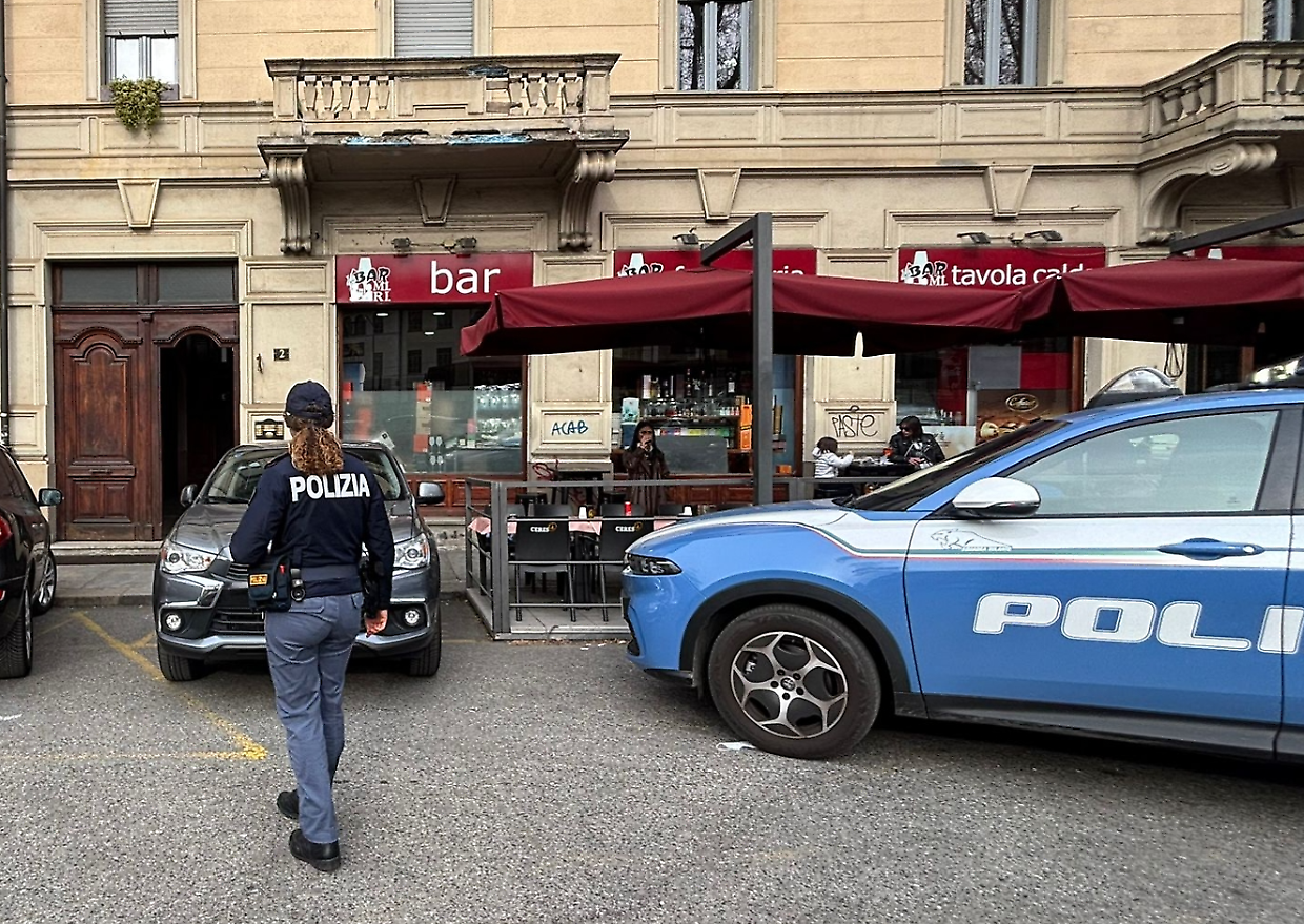 La polizia in via Masserano