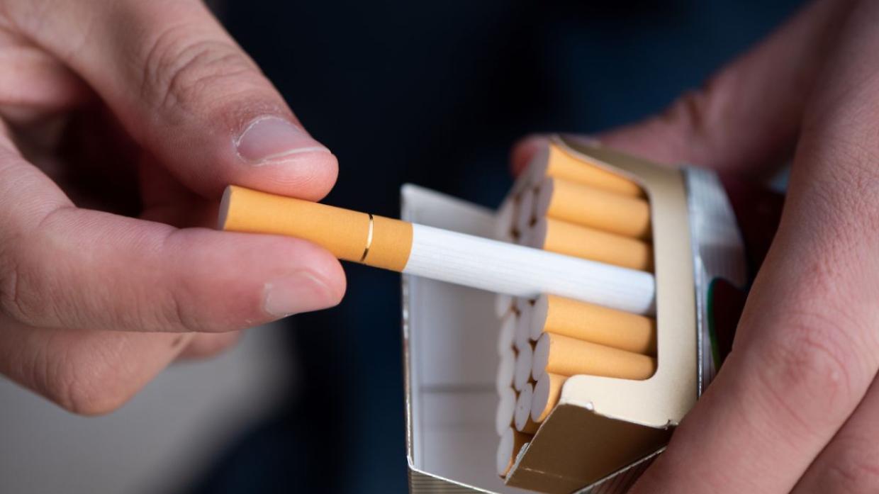 Stop al fumo e addio sigarette: arriva il farmaco rimborsato che spegne la dipendenza