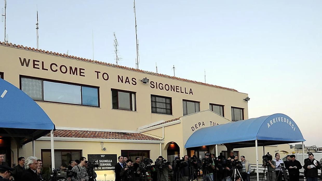 L&rsquo;Italia dice no agli Usa: stop ai voli militari, torna il caso Sigonella