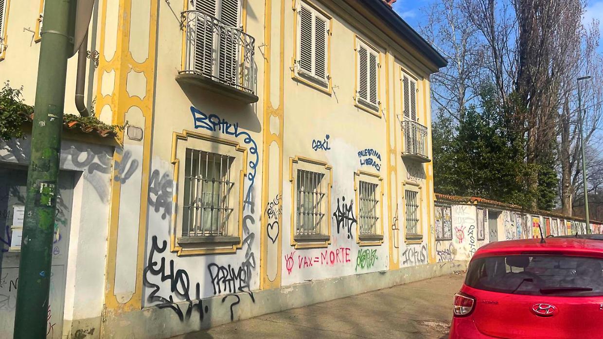 Lavori per milioni nel parco della Tesoriera ma i muri esterni sono in mano ai vandali