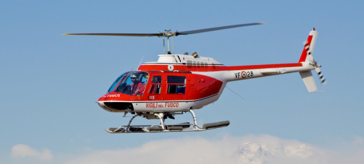 Vasto incendio boschivo a Verrayes: tre elicotteri in volo per domare le fiamme