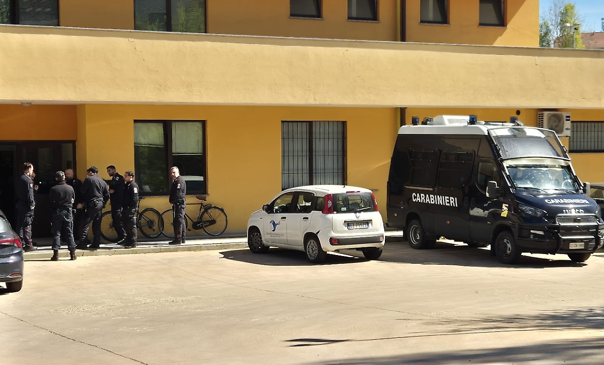 I carabinieri al Cpr di corso Brunelleschi