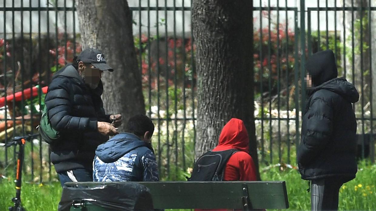 I disperati sono tornati al "tossic park" del Sempione